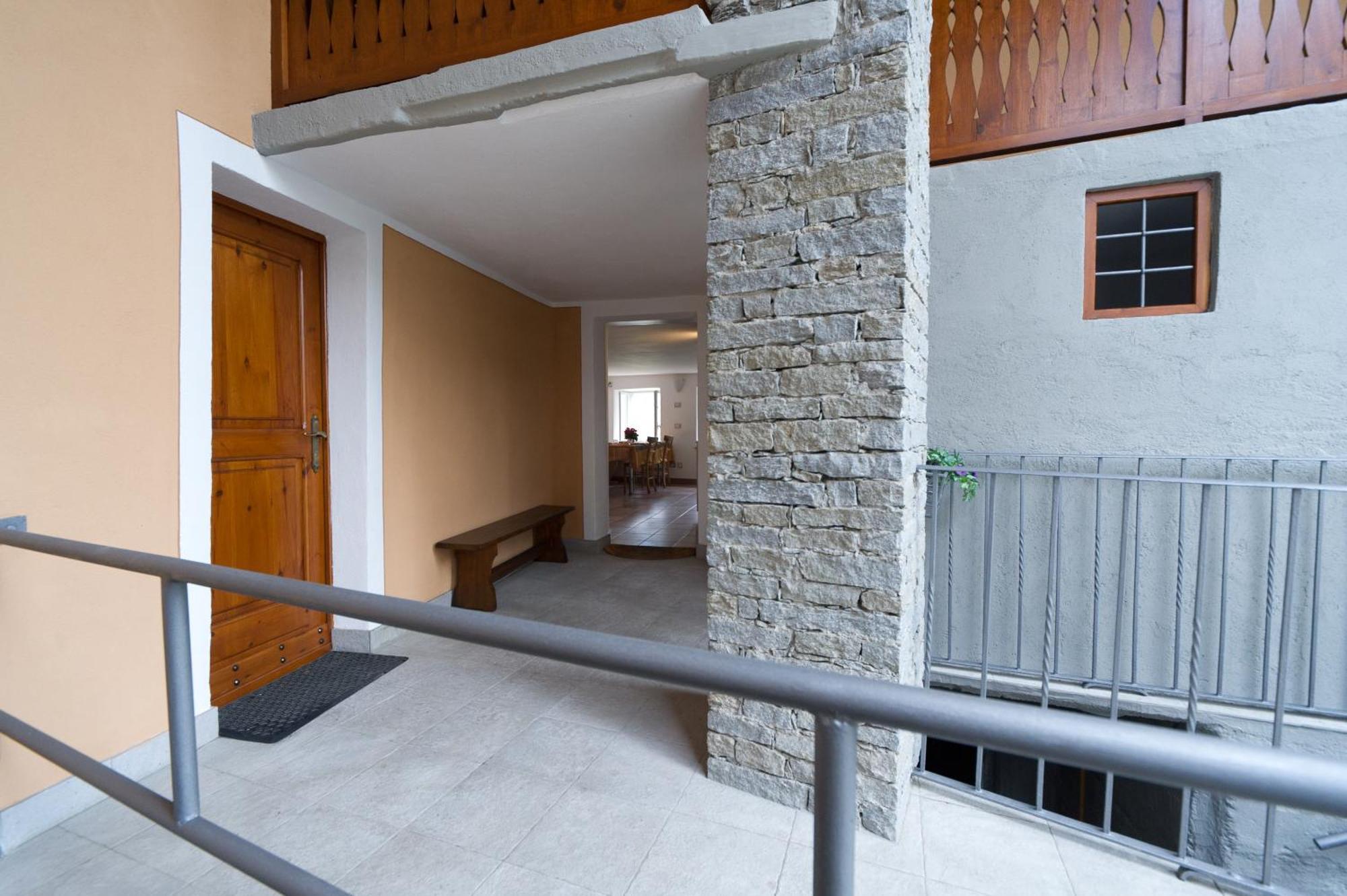 L'Intimita Apartment อาออสตา ภายนอก รูปภาพ